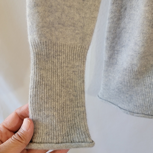 AQUA Cashmere Heather Gray  Sweater Top Sz S Long Sleeve Old Money Quite Luxury - Picture 6 of 11